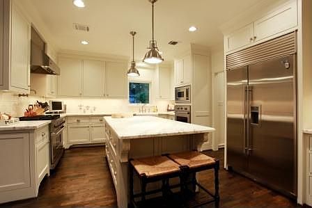 3rd image of 807 Saddlewood Ln