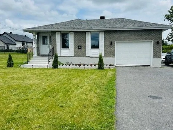 2261 Pitt St, Cornwall, ON K6K 1A4