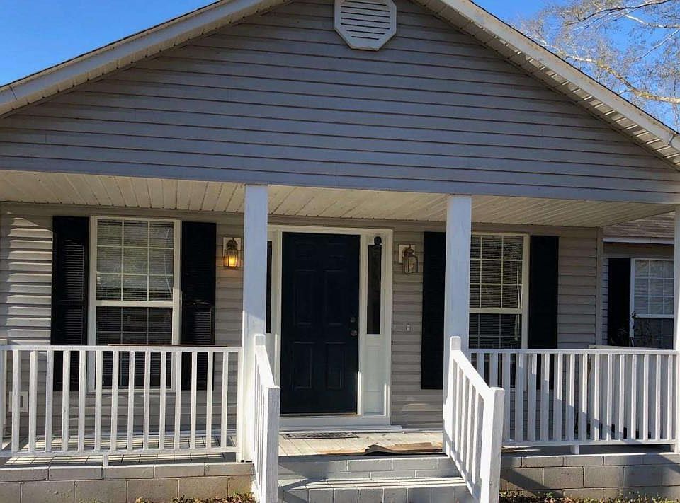 1st image of 214 Brookwood Ln
