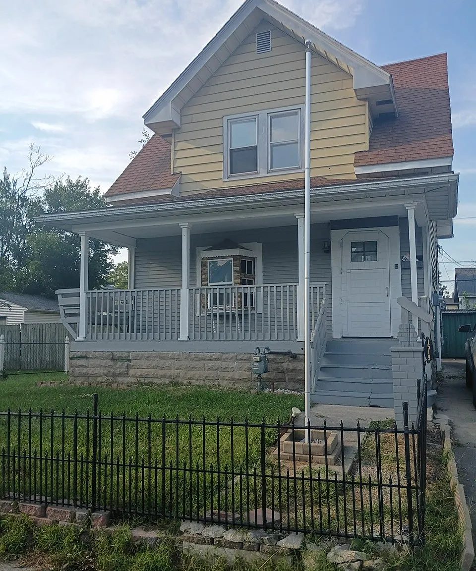 1519 Vinal St - HSE — Photo 1