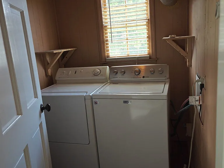 119 Bonnie Ln — Photo 2