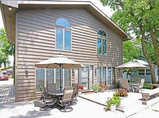 3126 Pleasure Park Ln, Waubay, SD 57273