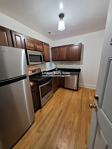 718 Reba Pl #2N Photo 1