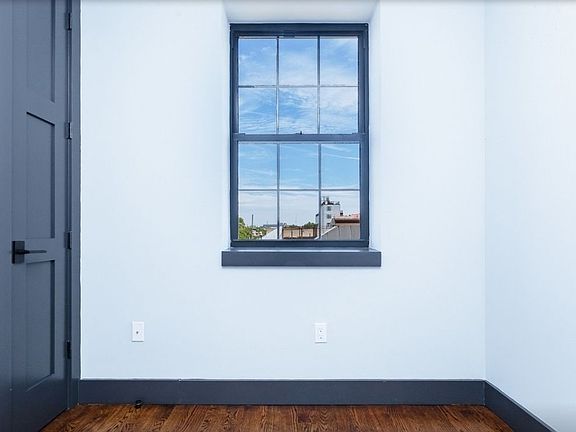 5th image of 702 Rogers Ave #2E