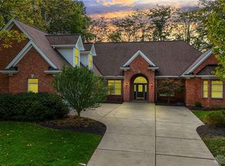 376 Yankee Trace Dr, Centerville, OH 45458