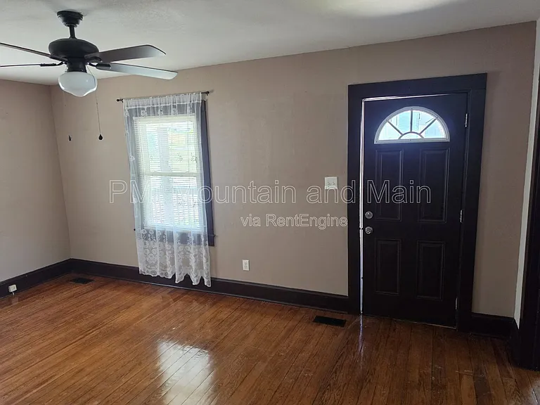 309 Dennis St — Photo 5