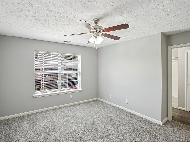 Orchard Hills Apartments — Photo 9
