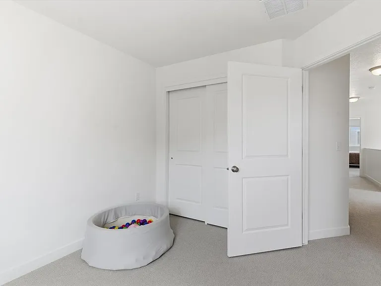3332 W 3745 S — Photo 24