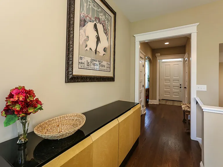890 Goodrich Ave — Photo 11