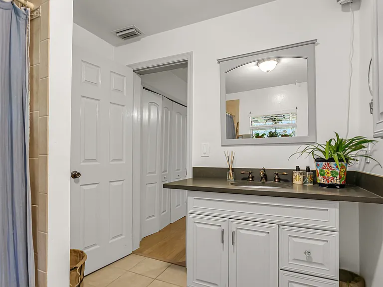 918 W Braddock St — Photo 14