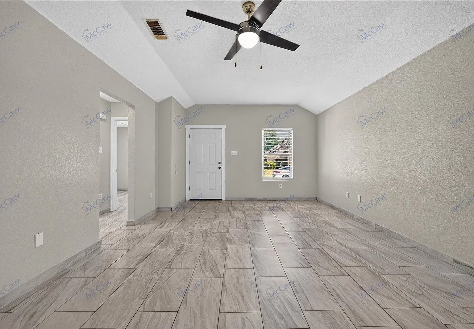 4 bed, 2.0 bath, 1250 sqft, $2,000 — Photo 4