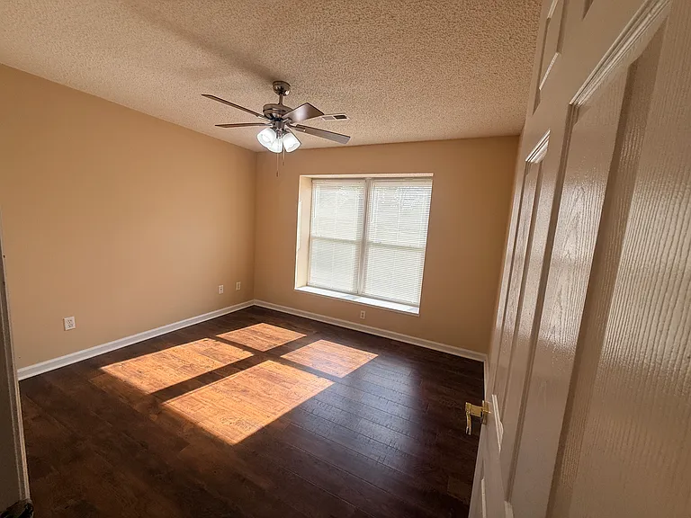 8801 Mill Run Dr — Photo 22