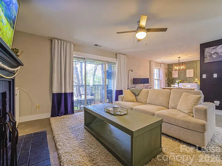 3300 Selwyn Farms Ln #5 — Photo 1