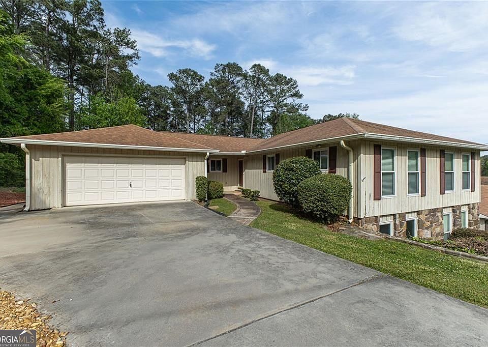 1st image of 8 Wellington Way SE