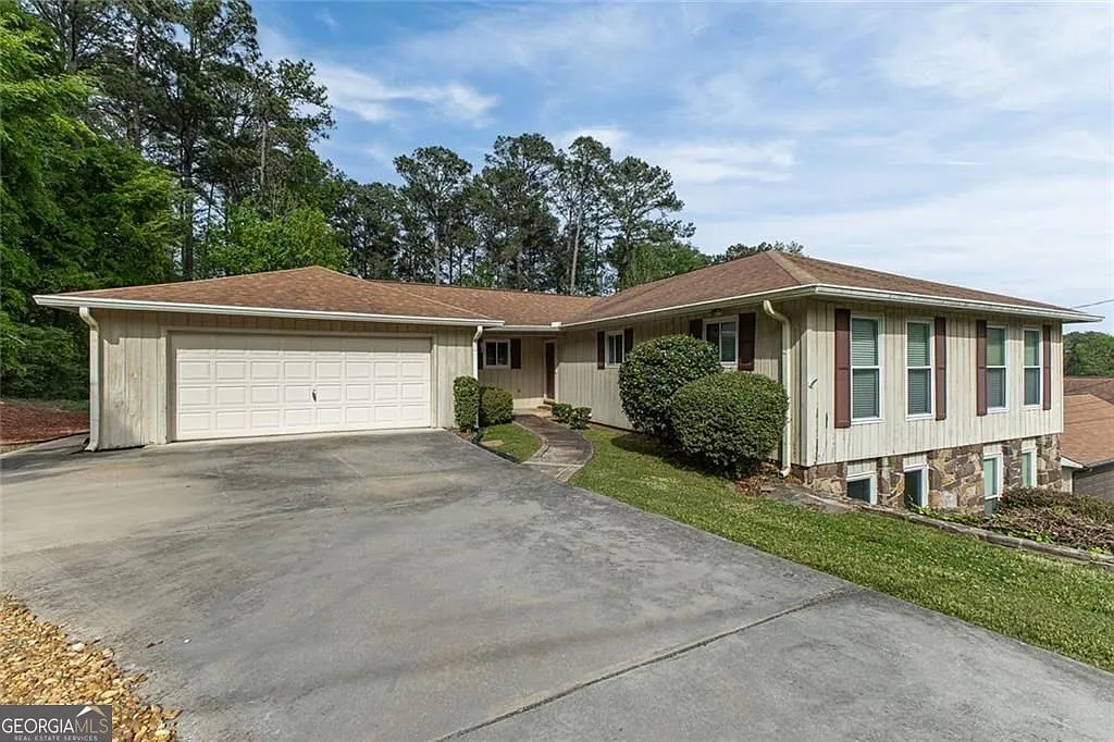 8 Wellington Way SE photo 1