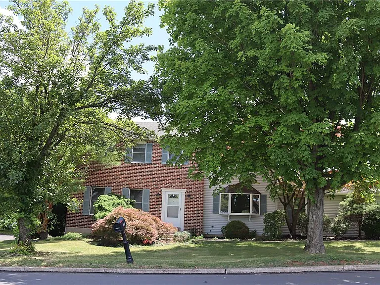 3500 Lafayette Dr — Photo 2