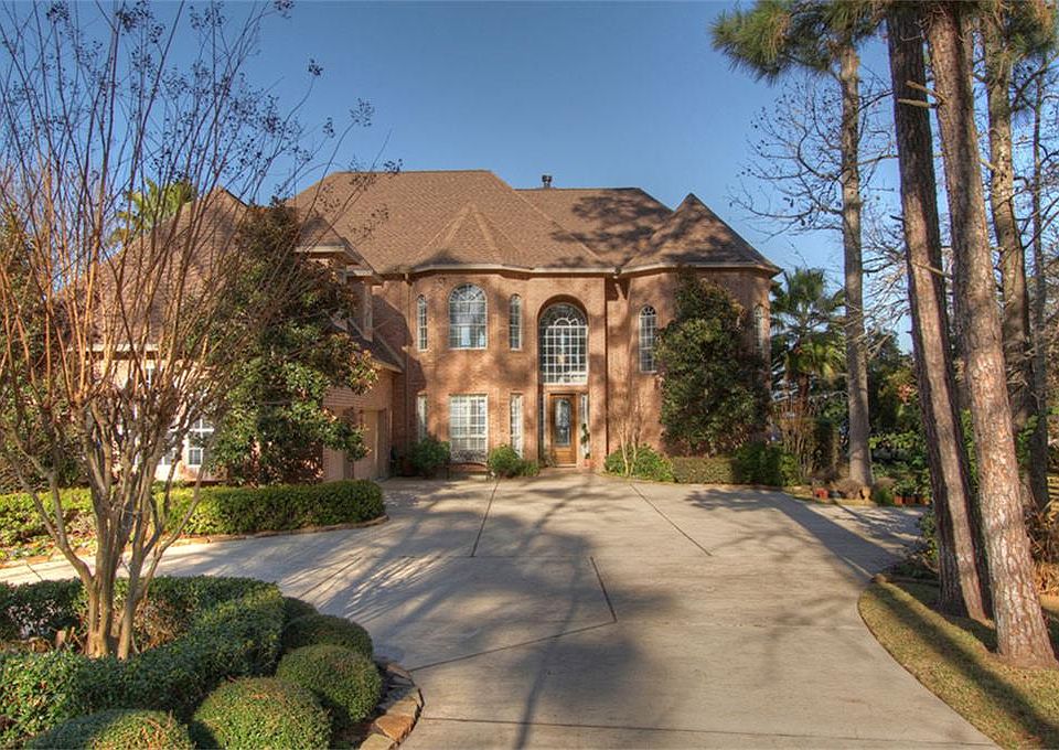 1st image of 117 Fairwater Dr