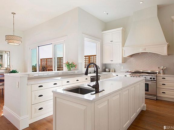 3rd image of 224 Presidio Ave