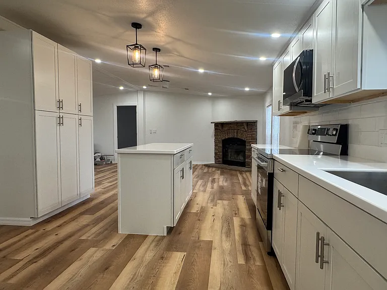 21621 Keene Rd — Photo 1