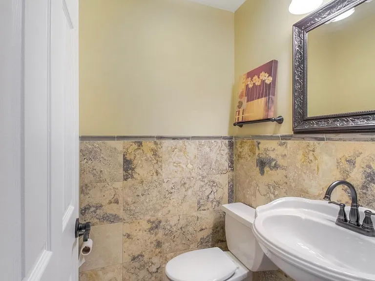 410 Lancaster Ave — Photo 17