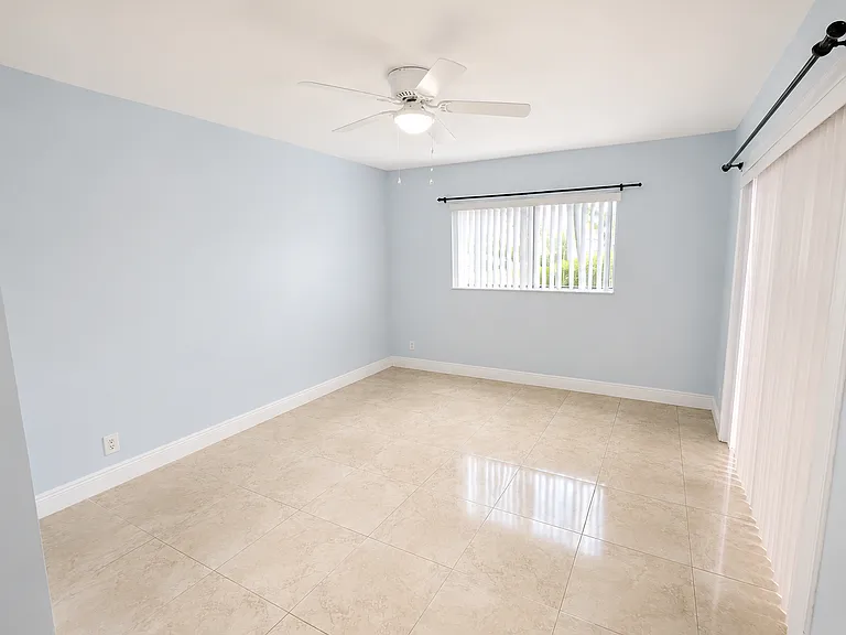 22384 Palomita Dr — Photo 14