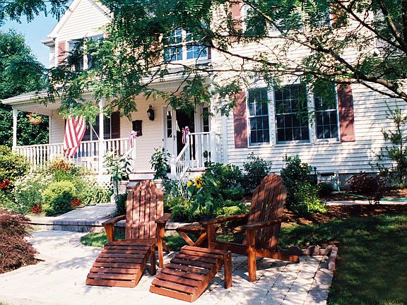 Patio in front