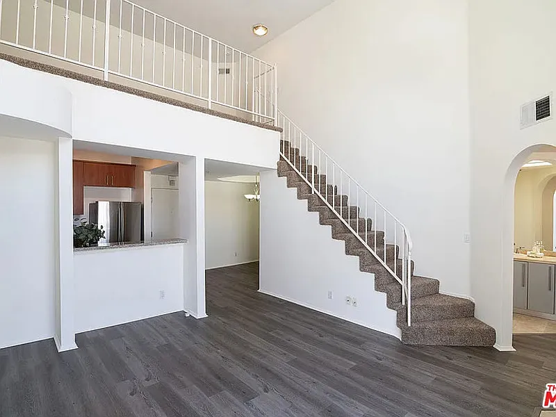 1 bed, 1.0 bath, 810 sqft, $1,790 — Photo 3