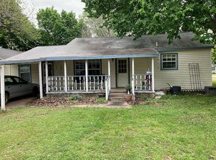 500 Whitehead St, Smithville, TX 78957