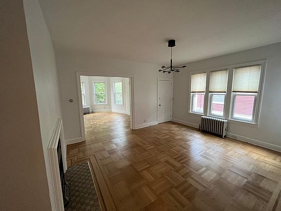 2nd image of 43 Nisbet St #1