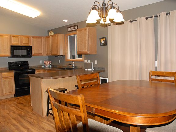 3rd image of 7201 N Steamboat Dr