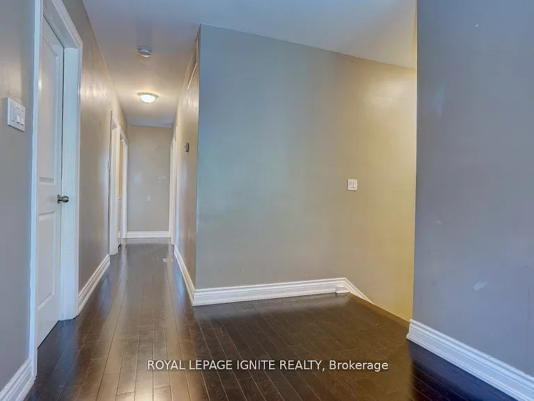 53 Sundance Cres #MAIN FL — Photo 11
