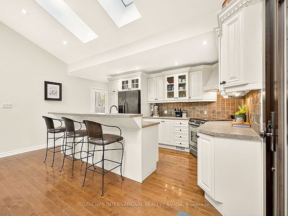 4th image of 1943 Deanhome Rd