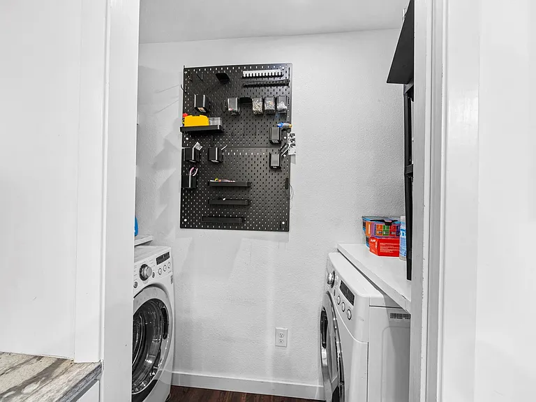 351 N Post Oak Ln #601 — Photo 23