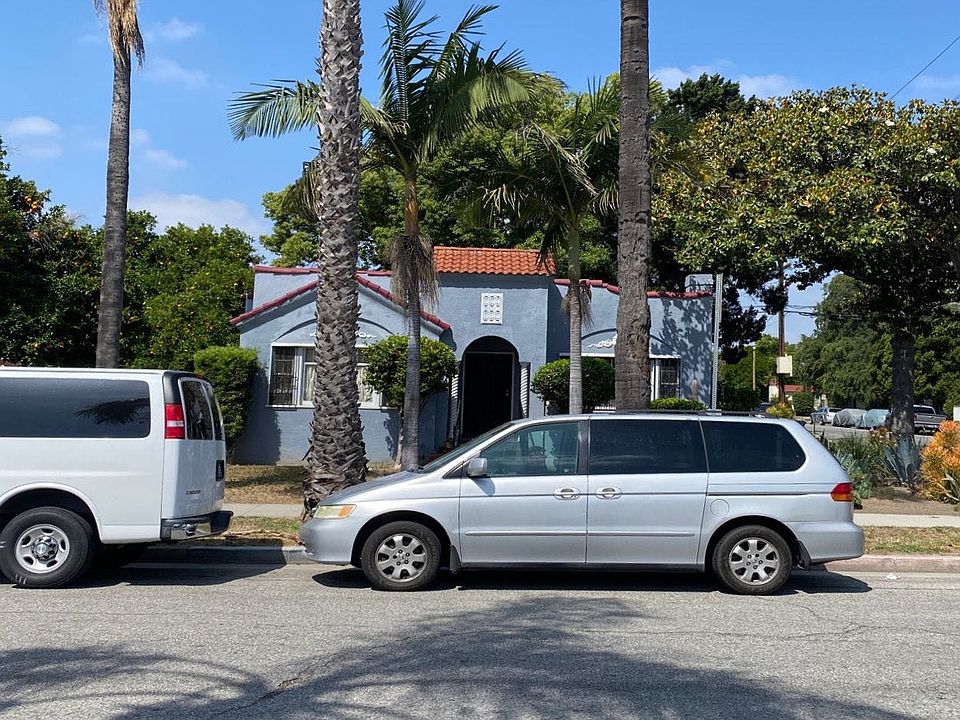 1st image of 303 S Poinsettia Ave