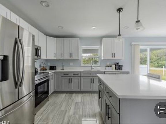 4th image of 8110 Mesa Ct