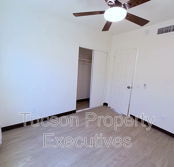 2411 S 6th Ave #16 — Photo 3