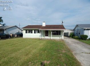 107 Longfellow Dr, Tiffin, OH 44883