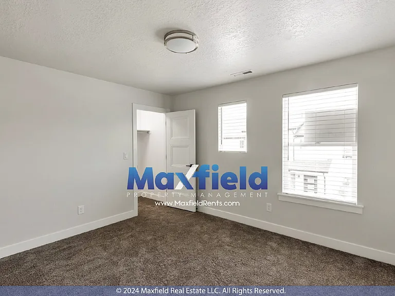 315 N Tidwell St — Photo 2