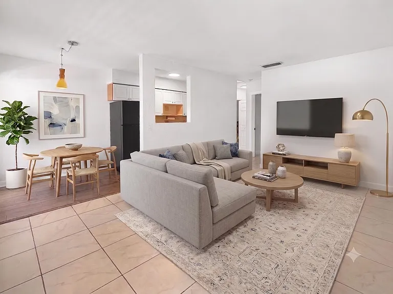 2607 NE 8th Ave #29 — Photo 5