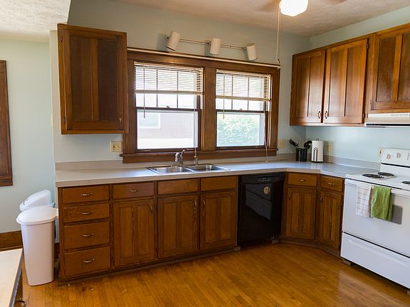 5th image of 2904 N 51st St