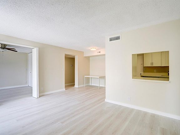 5th image of 1050 SE 15th Street #200