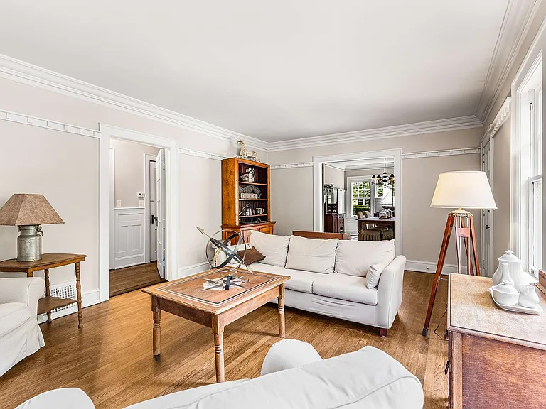 2417 Glenwood Dr NE #B — Photo 4