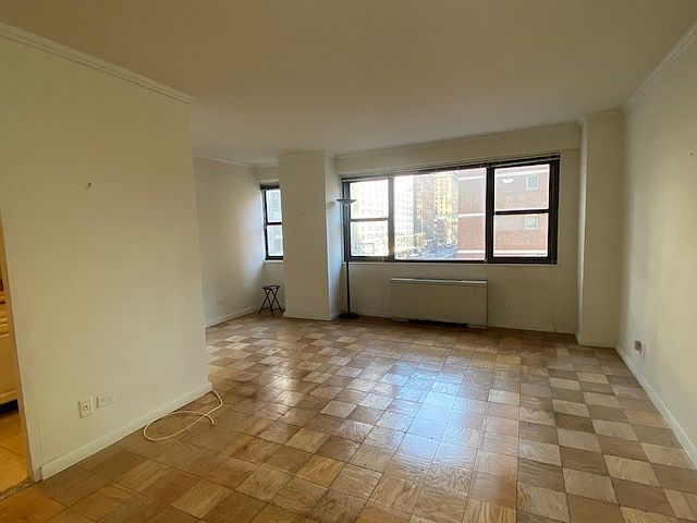1st image of 300 W 55th St APT 4R