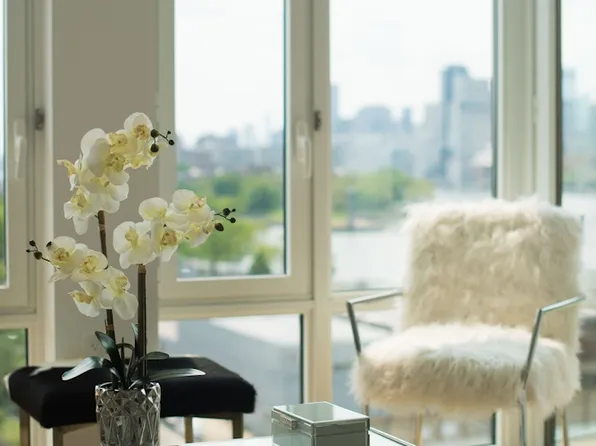 10 Halletts Point image 2 of 55