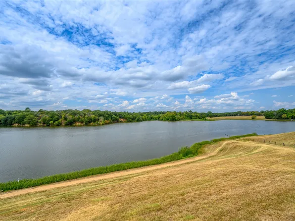 1305 S Lang Ave, Denison, TX 75020