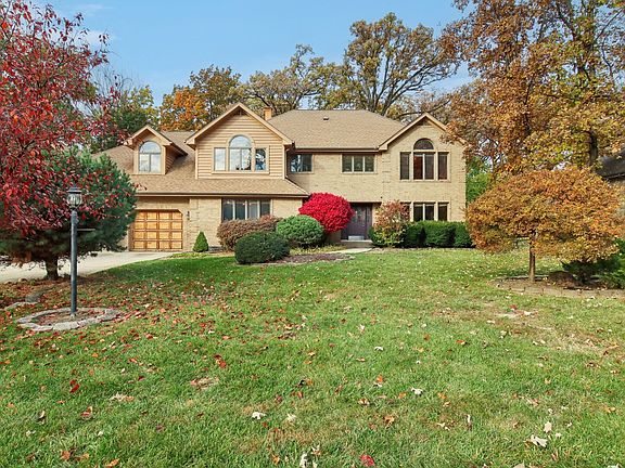 3rd image of 2450 Saint Andrews Dr