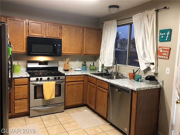 3rd image of 3441 Thackwood Dr