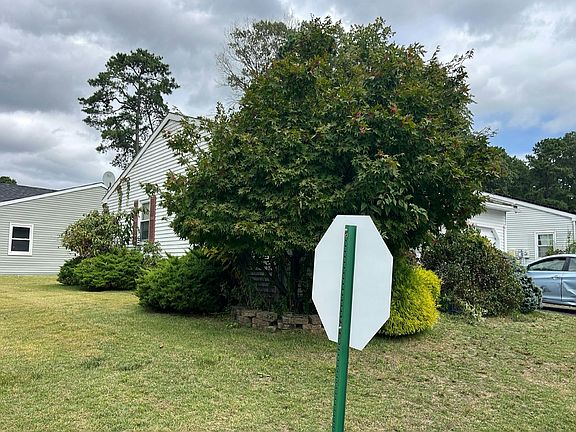 3rd image of 13 Hampshire Ln
