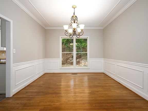 4th image of 7815 Len Forest Dr