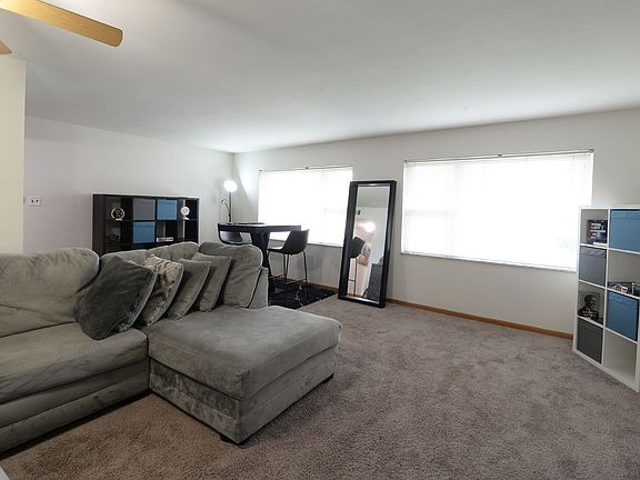2nd image of 8717 Delmar Blvd APT 2W